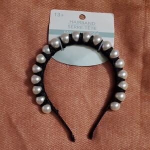 NWT Pearl Embellished Black Hairband